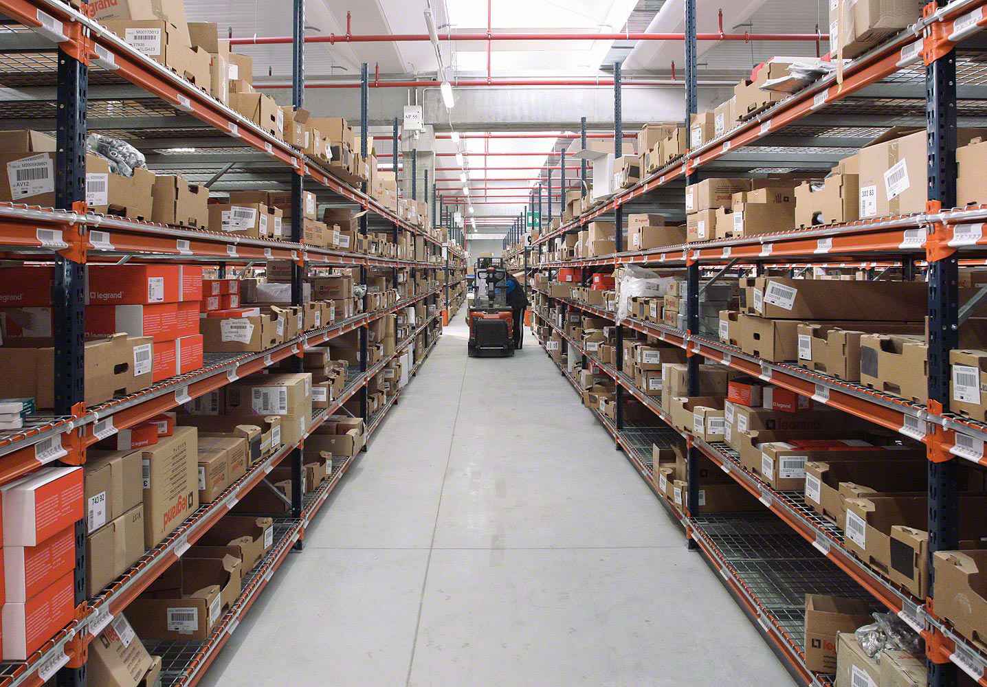 乐鱼官方站网页版登录入口-乐鱼(中国)智慧安全用电-仓库库房方案